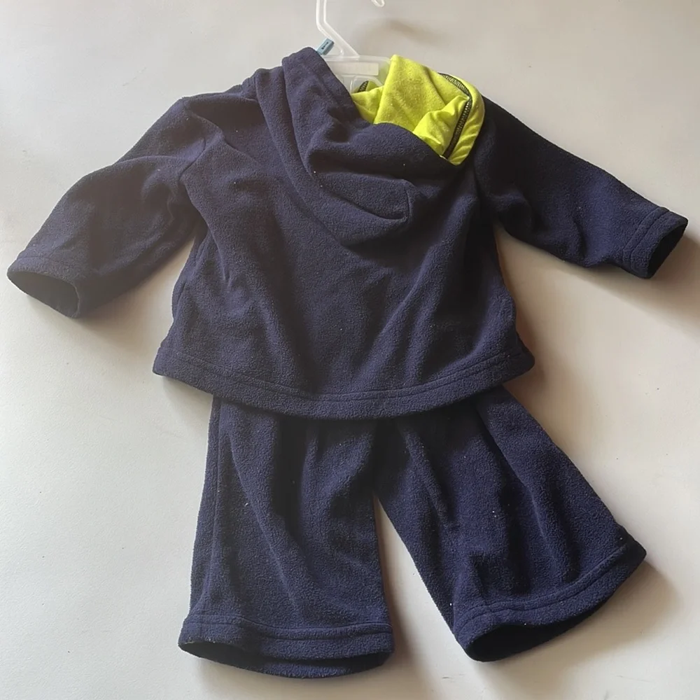 Dinosaur 3 to 6 month hoodie and sweatpants, navy blue and green
